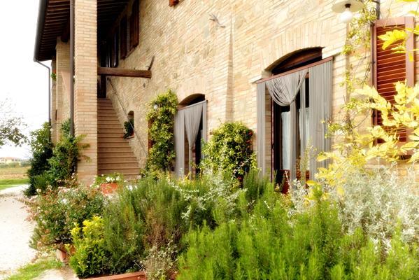 Agriturismo Bellarosa อัสซิซี ภายนอก รูปภาพ